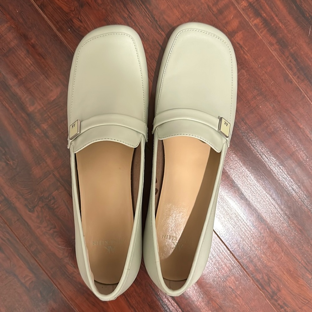 Anne Klein Women's Cream Loafers